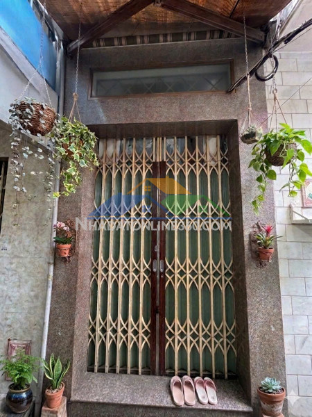 Siêu phẩm rẻ quận 6 - 4 tầng gần hậu giang - sát chợ bình tây...