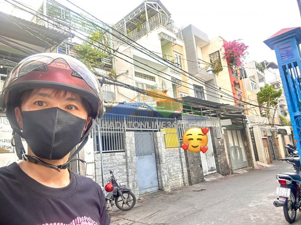 Nhà đẹp vào ở ngay- đ.xóm chiếu xe hơi đậu cửa- lưu thông tôn thất thuyết- bến văn đồn- tôn đản- gầm trường đh nguyễn tất thành.