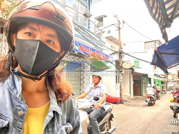 Nhà đẹp kế ngay mt tôn thất thuyêt- 4 tầng- xe hơi đậu cửa- giao thương bến vân đồn và nguyễn thần hiến- qua hoàng diệu- khánh hội - nguyễn tất thành.