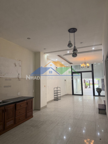 ♪ mặt tiền đường 30 tháng 4, gần quảng trường, giá trị thực, 160.5m2, 4 tầng, 23.x tỷ