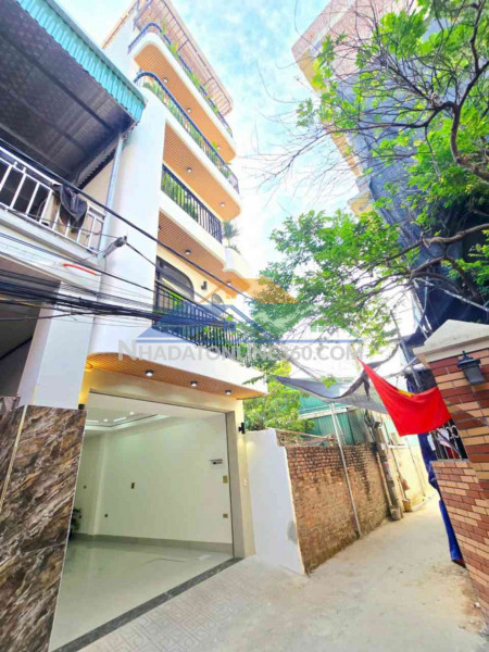 Bán nhà nguyễn văn linh – long biên - hàng đẹp hiếm – thang máy – gara ô tô – ở ngay đẳng cấp