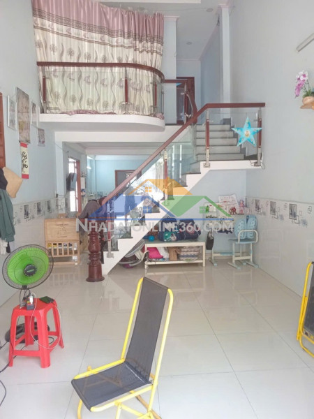 Bán nhà 2 tầng 155m² dĩ an,shr đường 2 ô tô thông,gần vincom dĩ an