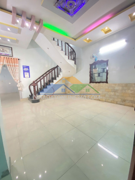Bán nhà 3 tầng 2 mặt tiền siêu hiếm kinh doanh đa ngành,gần đhqg tphcm