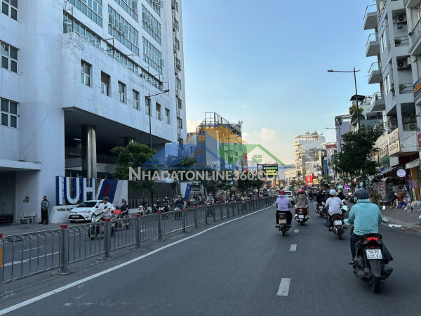 Bán nhà mtkd đa nghề ngang 4.4m 101m2 3 lầu ngay chợ gò vấp nguyễn văn nghi chỉ 13.5 tỷ.