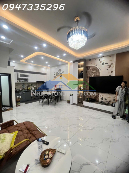 Bán nhà 3 tầng ngõ 2 chợ hàng cũ - bốt tròn