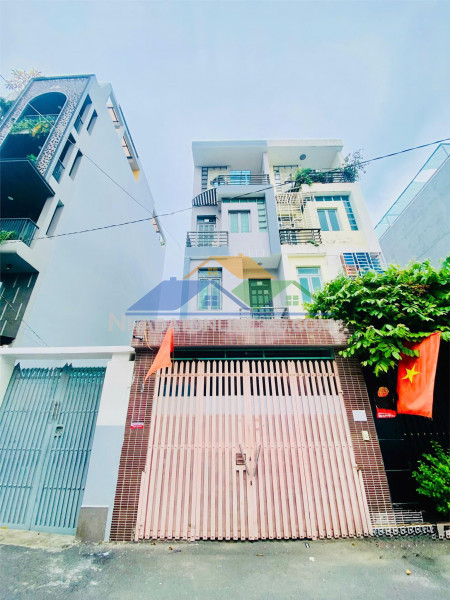 Ngay dương quảng hàm, hẻm nhựa 8m thông, nhà 4 tầng 5 phòng, gấp bán hạ 2,7 tỷ