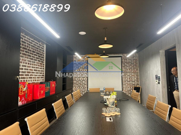 ???? chính chủ bán toà văn phòng khu phân lô lê văn lương - cầu giấy - mặt tiền 11m - thang máy - dt100tr/th