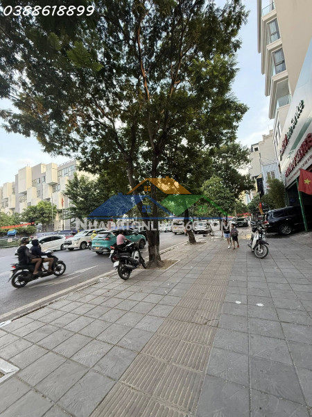 Hiếm có 1-0-2 - tòa building mặt phố khúc thừa dụ - cầu giấy - mặt tiền 8m - đang cho thuê 200 triệu/tháng