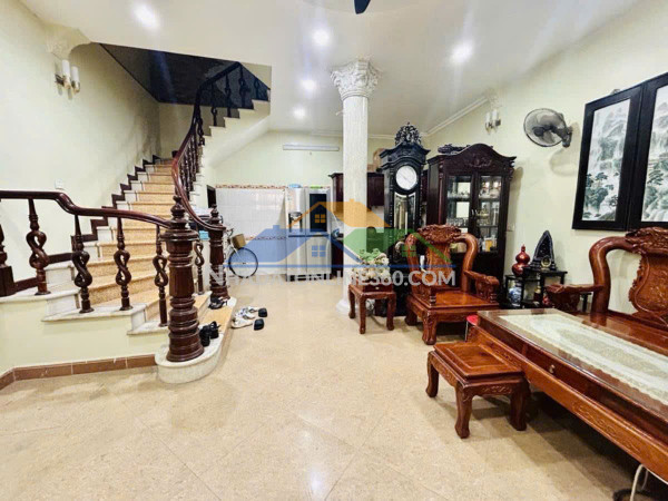 Cho thuê nguyên căn minh khai, ô tô sát nhà, full nội thất, 50m 5t, 3 ngủ 14tr/tháng 0965549363
