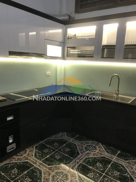 Cho thuê nhà 5 tầng, 60m2, 4pn, full nội thất, giá tốt-24/146 quan thổ 1, hàng bột, đống đa, hn