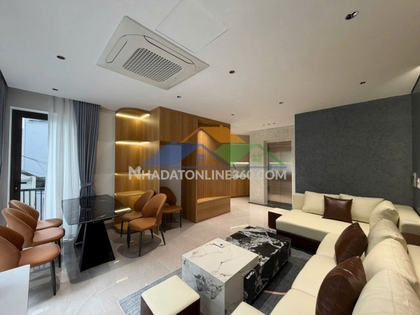 Hạ sốc 1 tỷ bán gấp nhà việt hưng mới koong,45m,6 tầng thang...