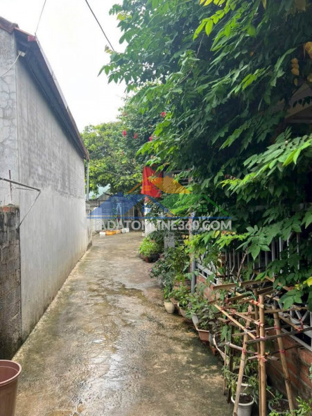 Bán căn nhà có diện tích 70m2 ( thực tế sử dụng 79m2, 15,8*5) tại số 12b ngõ 41 - đường trần đăng ninh - tổ 3 quyết tâm -  phường tô hiệu – sơn la.