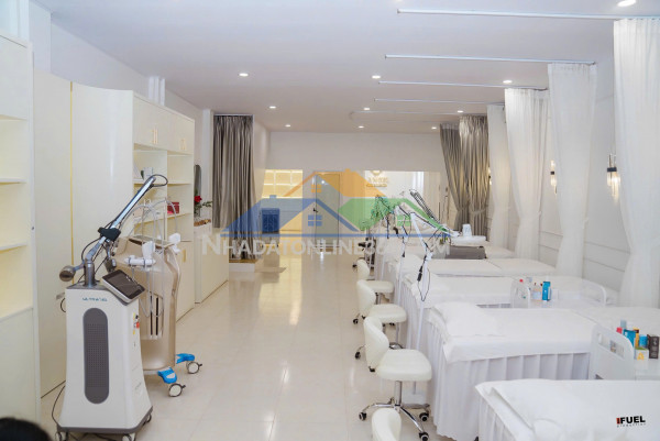 Sang nhượng gấp spa mặt tiền lớn xuân thủy , cầu giấy, hà...