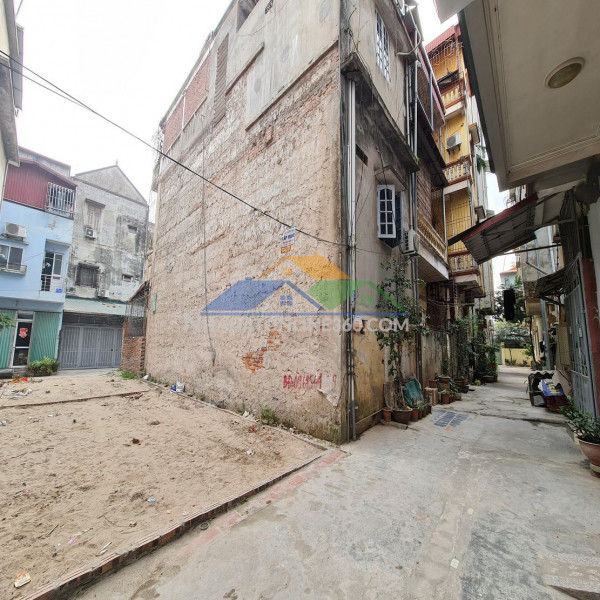 Trâu quỳ 6 tỷ hơn có 46m2 đất trung tâm khu cửu việt, đường ô tô cách 10m. lh 0989894845