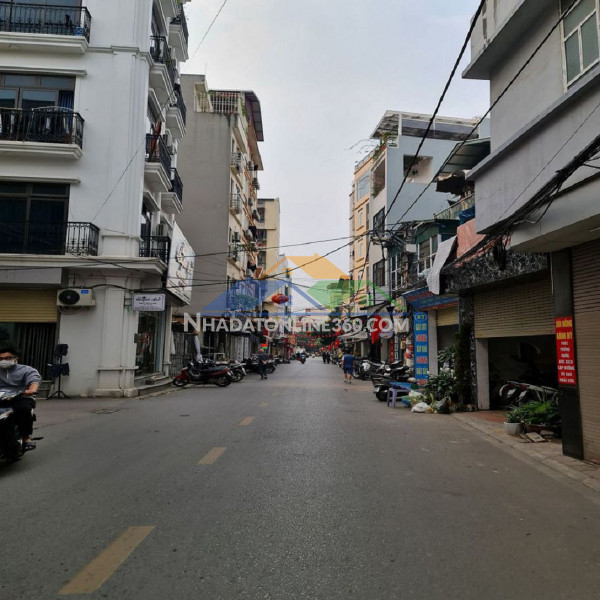 Bán đất đấu giá đặng xá  gl hn  83m2 vị trí đẹp, đường 4 ô tô tránh. 8 tỷ x. lh 0989894845