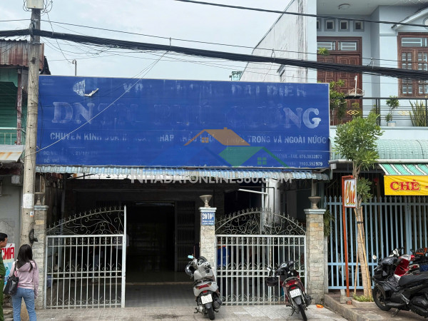 Bán nhà mặt tiền đường trần hưng đạo 300m2, ngang 7m, mỹ...