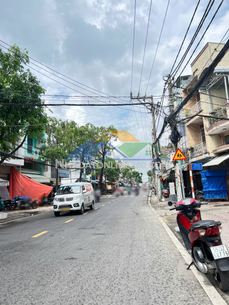 Nhà (4.5x13m) mặt tiền đường hưng phú p8q8. giá: 14 tỷ