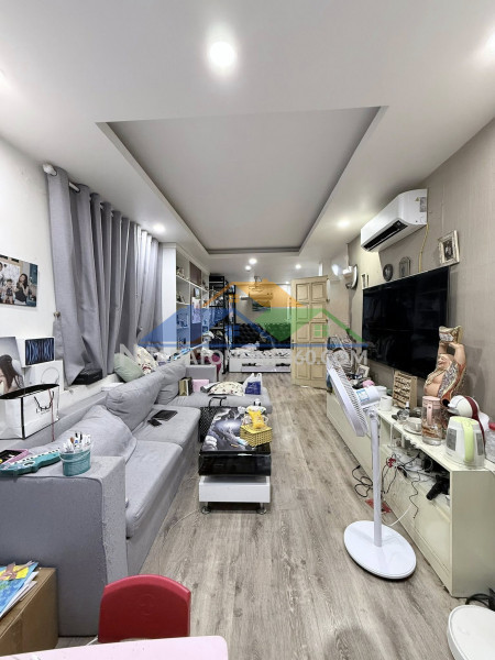 (chính chủ) bán gấp căn nhà ở trần hưng đạo, mặt tiền 5.2m, xây 5 tầng, 55m2, 18.5 tỉ
