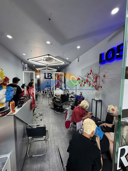 Chính chủ cần sang nhượng salon tóc tại hồ chí minh có lầu ở lại được