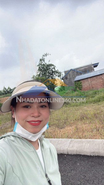 Chỉ 1,8 tỷ dt lên tới 500 m có 120 m đất thổ cư còn lại là đất vườn 
giá còn chưa đến 2 tỷ - tại lai sơn trung giã .đường đi giao thông thuận tiện