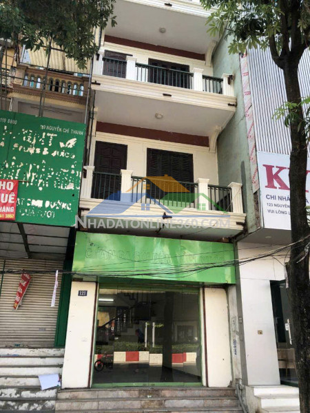 Chính chủ cho thuê nhà 2 mặt phố vị trí đắc địa tại 121...
