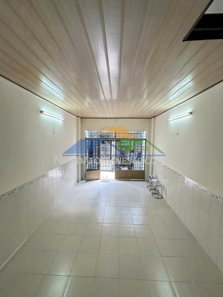 Xuân thới đông hóc môn trục nhưa 8m, 3tầng, 160m2, nhinht 6t