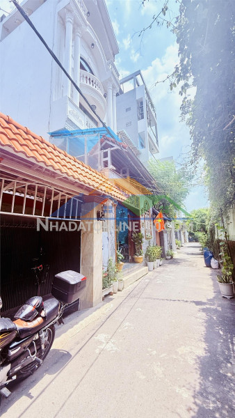Chính chủ, ngang lớn 5,8m, dương quảng hàm, 95m2, hxh, chỉ 9.99 tỷ