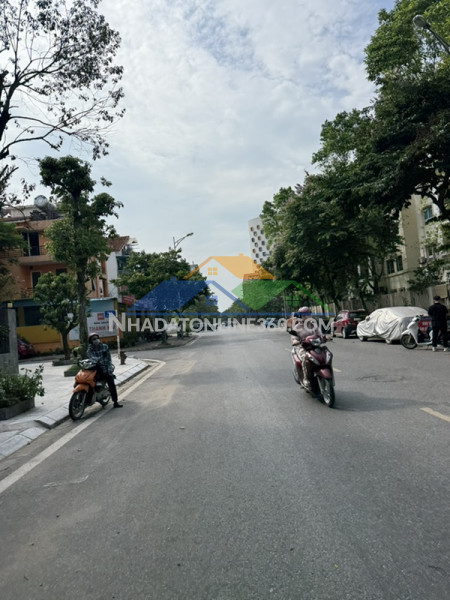 Bán nhà cổ linh 80m2- 7 tầng thang máy- gara 2 ô tô- 20.x tỷ