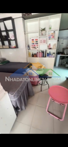 Cần sang nhanh tiệm tại đường trần thị cát, bà điểm, hóc...