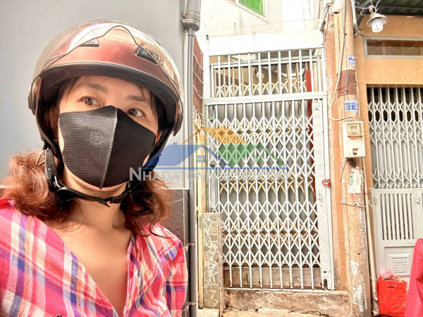 ????nhà đẹp 5 tầng- 7pn- đ.đoàn văn bơ- gần chợ 200 đ.xóm...