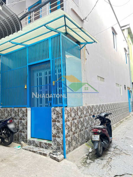 Nhà góc 2 tầng hẻm thông tuy lý vương p12q8. giá: 4.88 tỷ