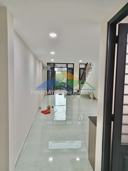 Bán nhà đường số 11, trường thọ, thủ đức, tp hcm. dt 93m2 (4x24m), 2 tầng,  sổ hồng, giá 7.15  tỷ.