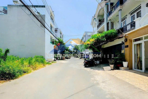 Nhà hẻm xe hơi đào tông nguyên, ngay chợ, 4x16m, 4 tầng, chỉ hơn 7.5 tỷ