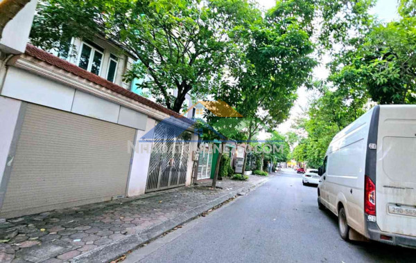 Bán đất bát khối 34m2, ô tô tránh, cạnh công viên- 6.5 tỷ
