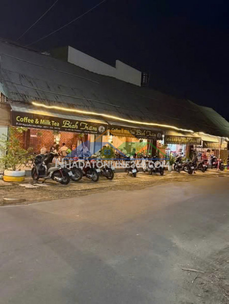 Quán cafe - trà sữa bích trâm cần  sang nhượng gấp đường...