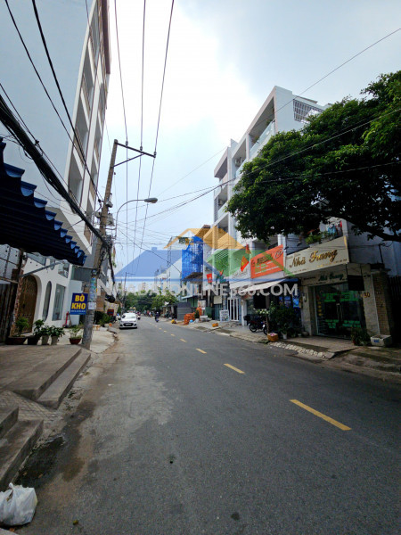 Bán biệt thự tân quy q7 kinh doanh 

ngang 4 dài 19 

xây dựng...