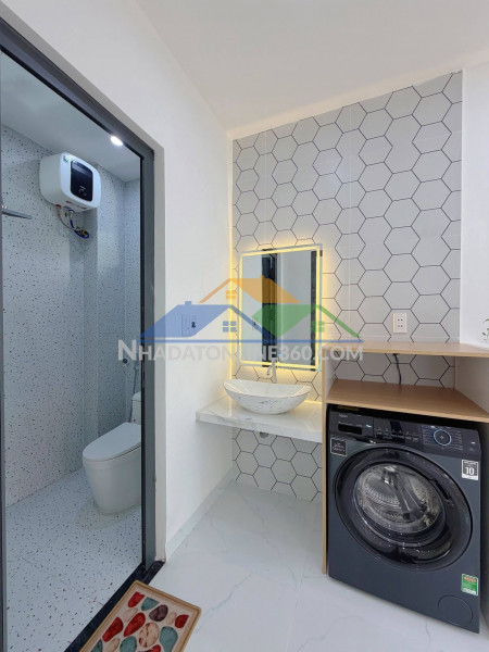 Ccmn ngọa long 74m2x6 tầng,thang máy,ô tô vào được,50...