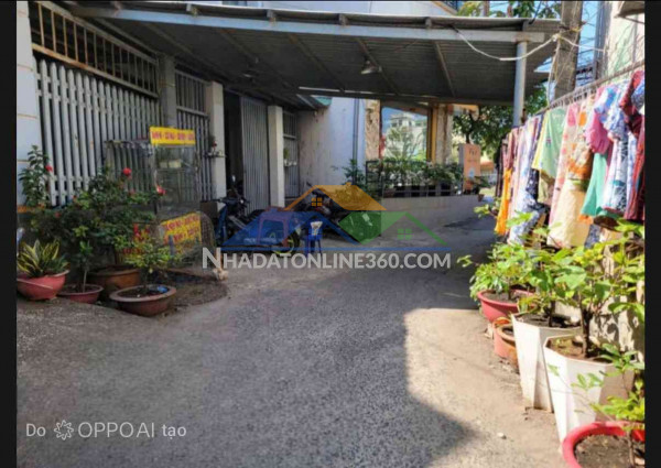 Bán nhà ngõ đông hưng thuận q.12, gần trường chinh. dt 100m2, 2pn, sổ hồng. giá 5.8 tỷ.