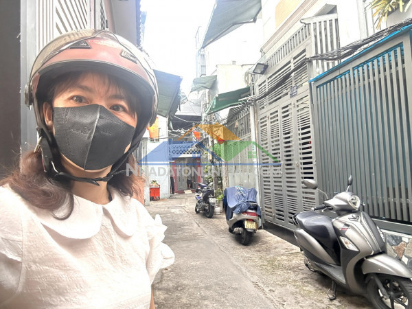 Bán nhà cấp 4 mặt tiền thục xe hơi đậu cửa- đ. tôn thất...