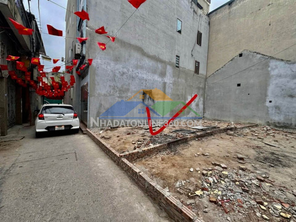 Cơ hội vàng b.á.n gấp mảnh đất việt hưng 50m2-hơn 8 tỷ-ô tô-ngõ thông-sổ vuông-nở hậu nhẹ