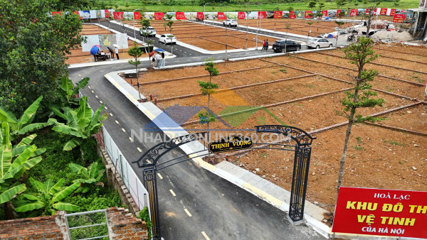 ???? em cần tiền nên bán gấp lô đất la gián hòa lạc vị trí...