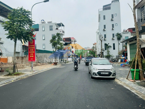 ???? nhà đẹp trung tâm phúc lợi –ngõ ô tô  thông – gần vinhomes riverside – 40m² x 5 tầng – giá nhỉnh 10 tỷ.