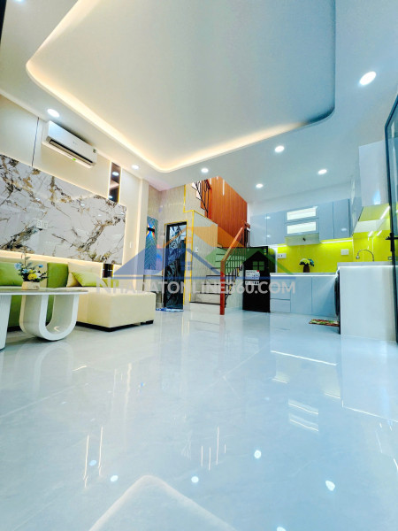 Nhà mới 2 tầng (ngang 7.6m) sát mặt tiền đường hưng phú p9q8