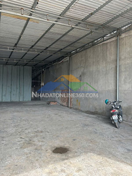 Cho thuê kho xưởng 120m2, giá rẻ ngay chợ đầu mối hóc môn