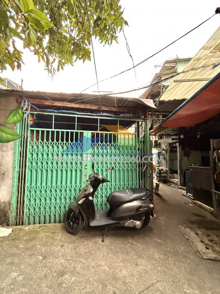 Bán nhà mặt tiền thục đ.tôn thất thuyết- xe hơi đậu cửa- gần ngay công viên khánh hội- lưu thông hoàng diệu đến bến vân đồn.