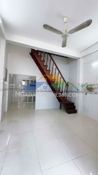 Nhà hxh ngang khủng 7.8m 518 bùi minh trực p6q8