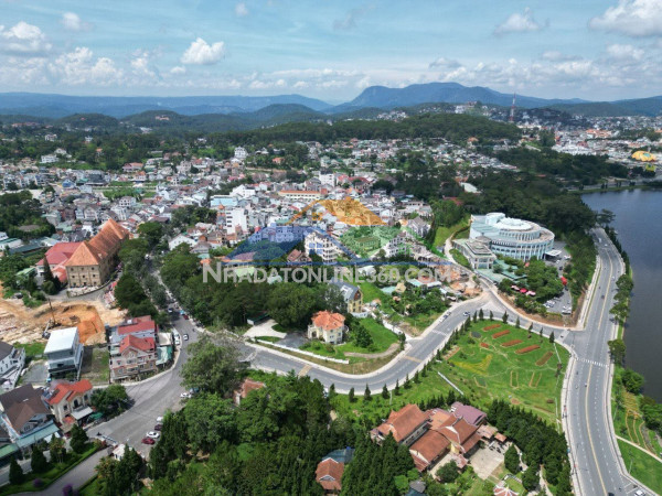 Bán lô đất lớn cực đẹp ngay trung tâm Lâm Hà, mặt tiền đường Hùng Vương.