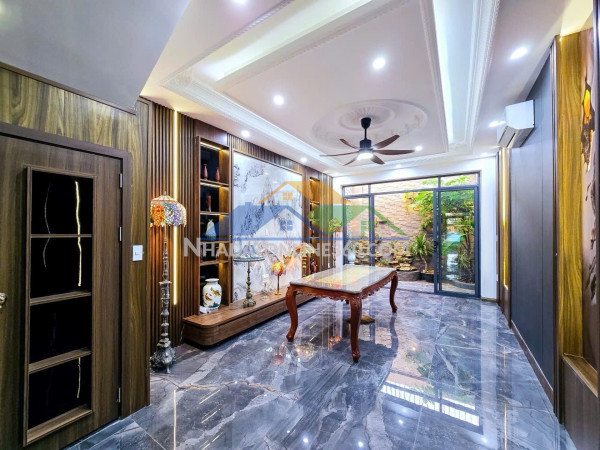 ◆ mặt đường nguyễn cộng hòa - nhà độc lập 5,5 tầng thang...