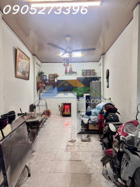 Nhà chính chủ lâu năm 2 tầng- gần hàng xanh- hẽm ba gác rộng rãi 40m2 -nở hậu- kế bên các trường đại học- giá 4.7 tỷ