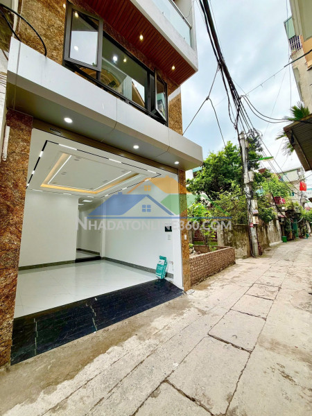 Tư đình long biên 9 tỷ 55m ngõ ô tô,gần phố,sổ đỏ vuông cần bán nhanh